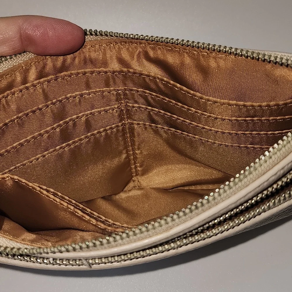 Coach‎ Beige Leather Wristlet Crossbody